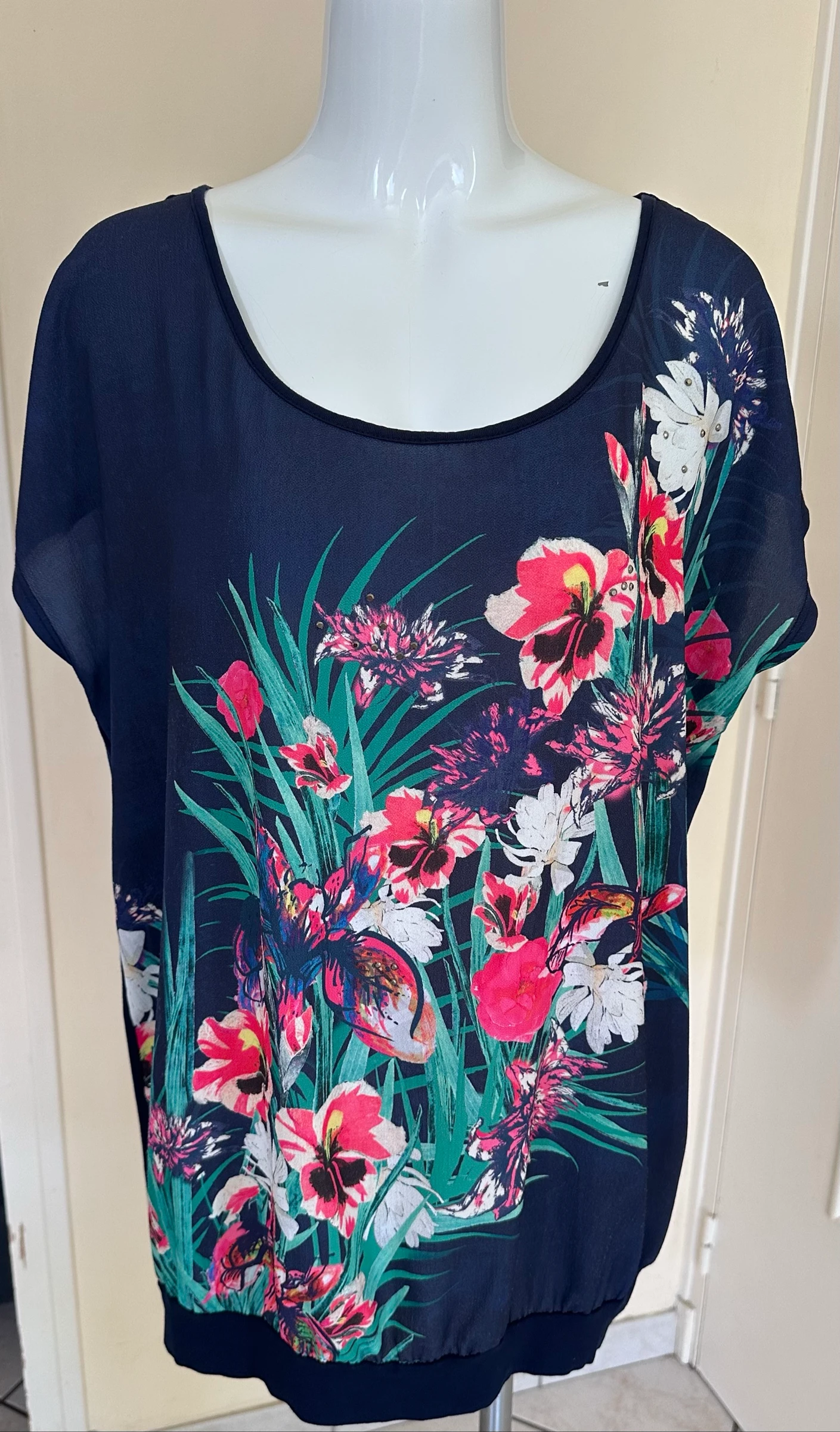 T-shirt / Blusa fluida con estampado floral - Jacqueline Riu (Nuevo) – photo 4